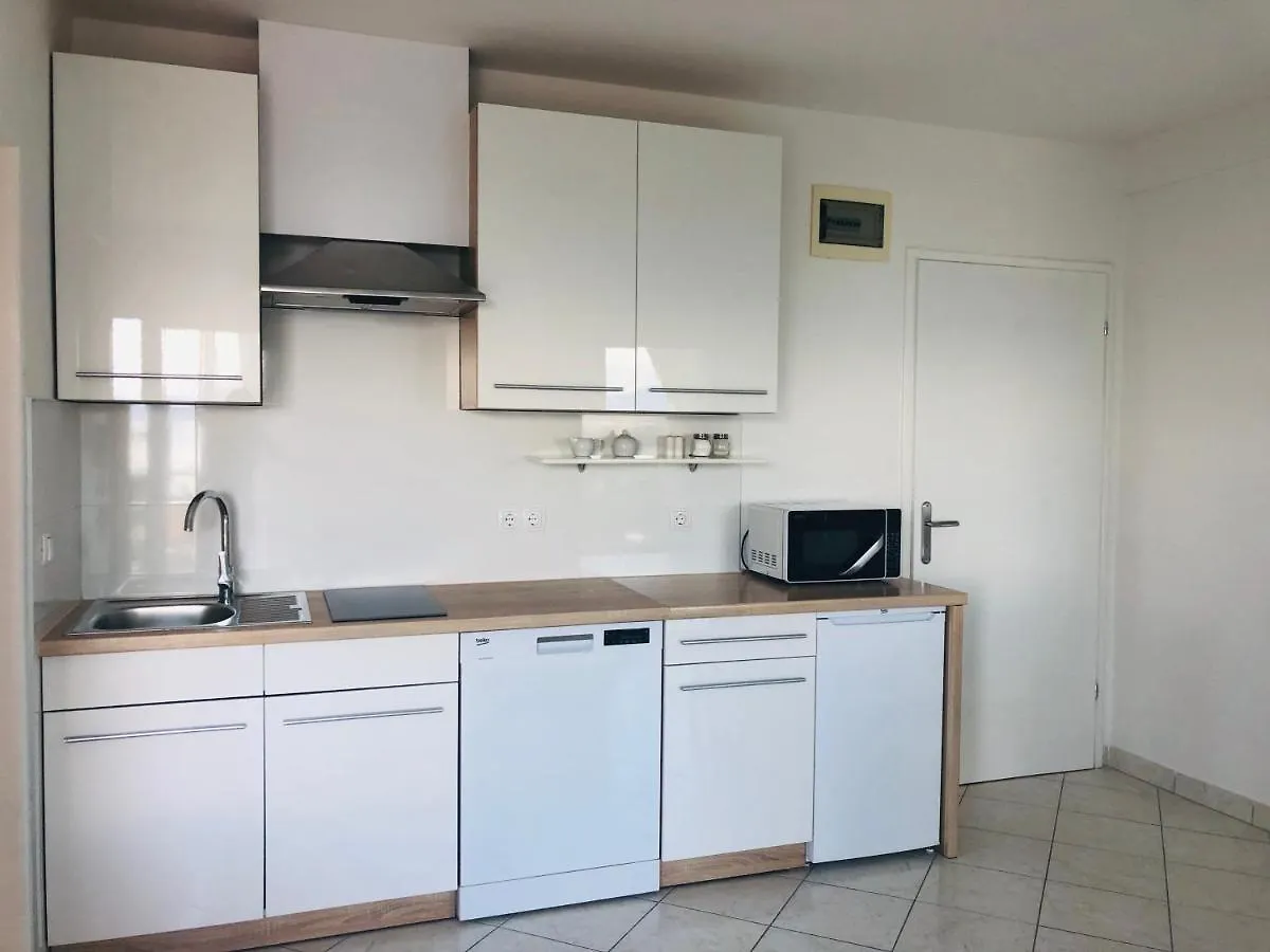 Apartments Molly Lovran 0*,  Croatia